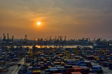 مجموعة موانئ أبوظبي تحقق تقدماً في أعمال تطوير محطة “CMA Terminal “”ميناء خليفة”