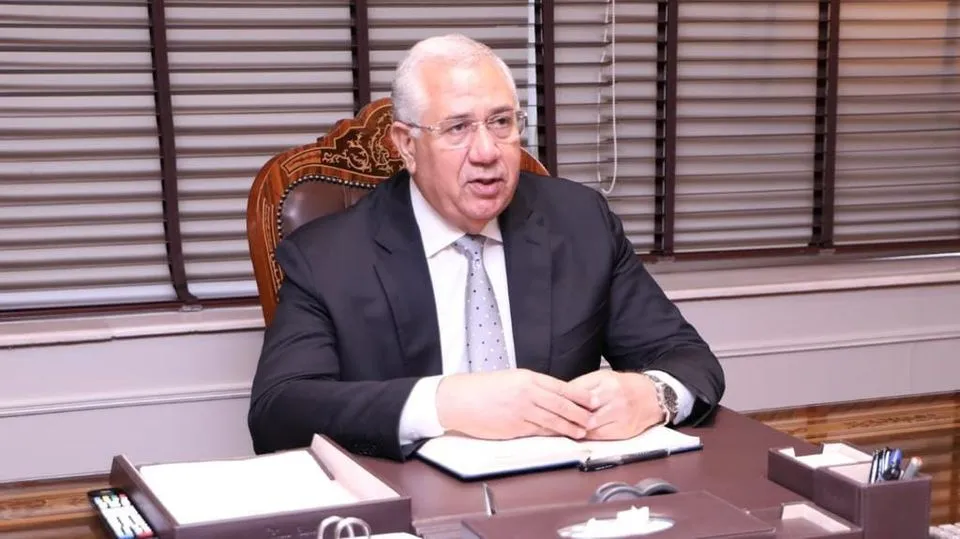 وزير الزراعة: الإفراج عن 284 ألف طن اعلاف الذرة والصويا بقيمة 141 مليون دولار خلال اسبوعين