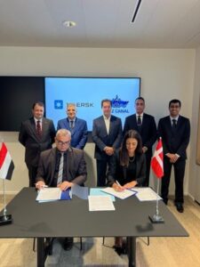 الفريق أسامة ربيع يشهد توقيع اتفاقية تمديد التعاون الثنائي مع MAERSK في مجالات التدريب والتحول الأخضر