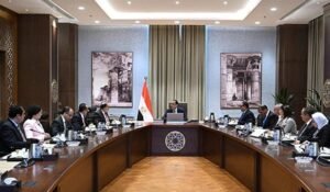 رئيس الوزراء : توجيهات رئاسية بالإفراج الفوري عن البضائع من الموانئ