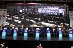 خلال مؤتمر مارلوج , أسامة ربيع يستعرض جهود ومبادرات قناة السويس للنهوض بصناعة النقل البحري