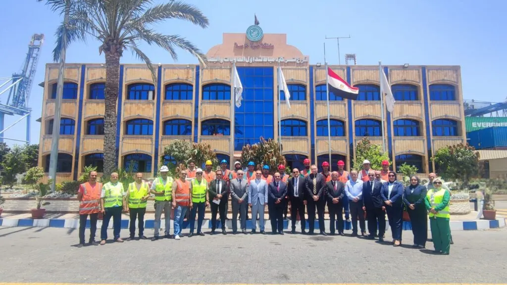 حاويات دمياط تستقبل وفد رفيع المستوى من معهد تدريب الموانئ