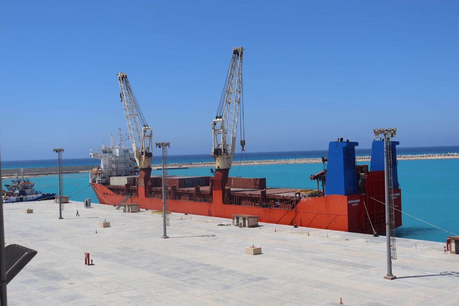 ميناء الضبعة يستقبل مصيدة قلب المفاعل الخاصة بالوحدة النووية الثالثة