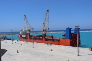 ميناء الضبعة يستقبل مصيدة قلب المفاعل الخاصة بالوحدة النووية الثالثة