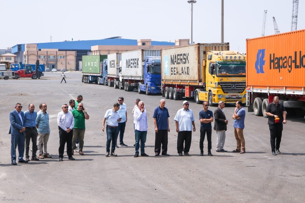 بعد تصديق ايطاليا على اتفاقية الرورو , ميناء دمياط يجرى تجارب تيسير حركة الشاحنات