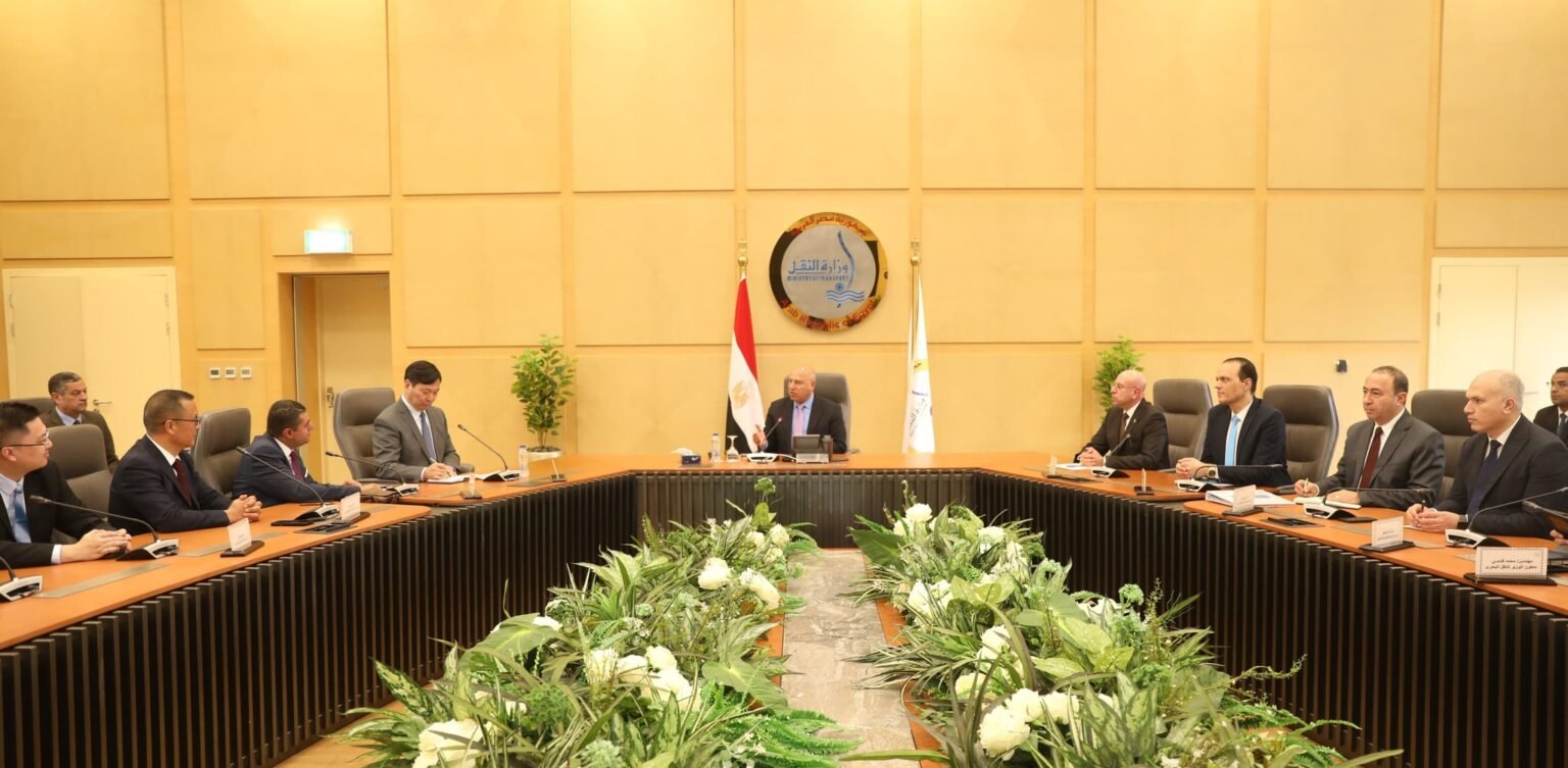 توقيع عقد بناء سفينتين من طراز KAMSARMAX لتعزيز الأسطول التجاري المصري