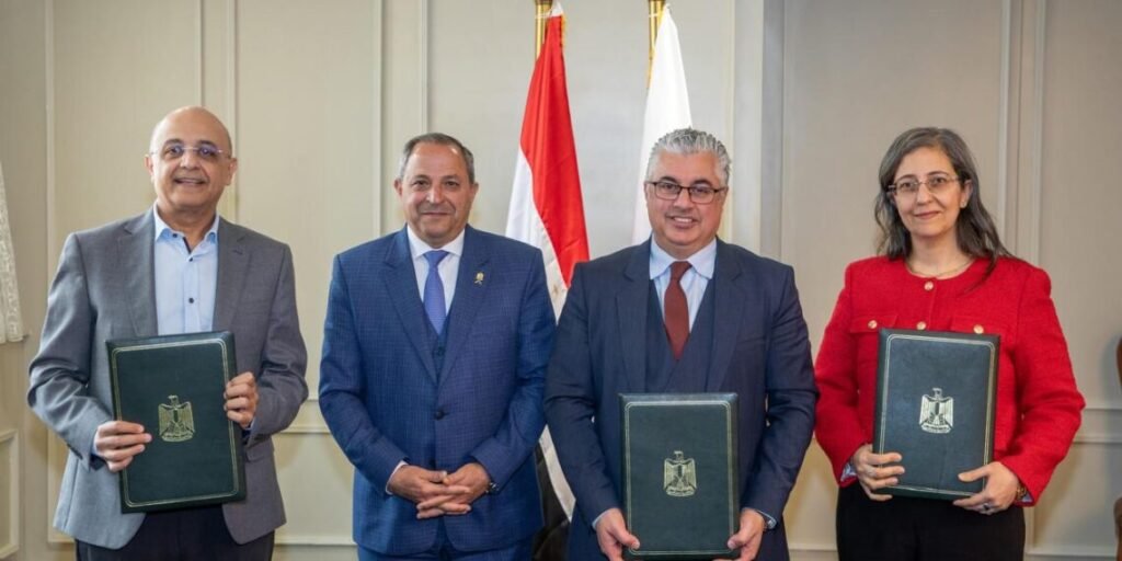 تحالف “إيجيترانس” و”نافذ الدولية” لتطوير حركة الشاحنات في ميناء غرب بورسعيد