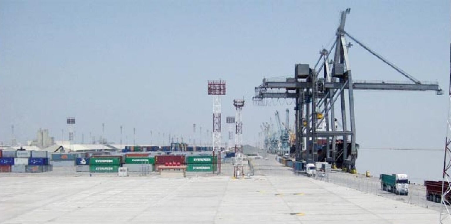 تجديد ترخيص ميناء أبو طرطور التعديني لتصدير الفوسفات