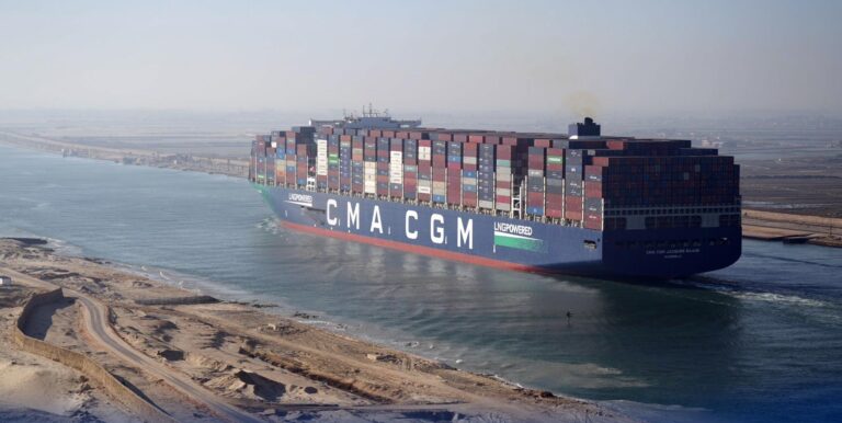 CMA CGM توسع العودة إلى قناة السويس.. خدمة FAL1 تعبر شرقًا بداية أكتوبر