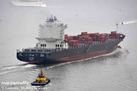بعد عبورها قناة السويس.. M/V JOLLY ORO تصل الإسكندرية و«OCEAN EXPRESS» تستقبل سفينة MESSINA