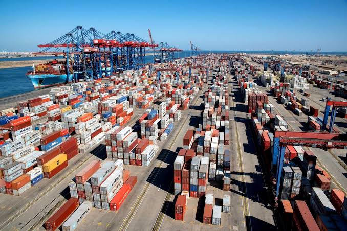 14 مليون TEU تحت الطلب.. عودة السويس قد تكشف فائضًا ضخمًا في أسطول الحاويات