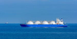 قطر تختبر هرمز من جديد.. 4 ناقلات LNG محملة تعبر المضيق في أسبوع